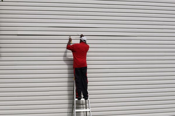Cost of Loose Siding Repair in Leesburg